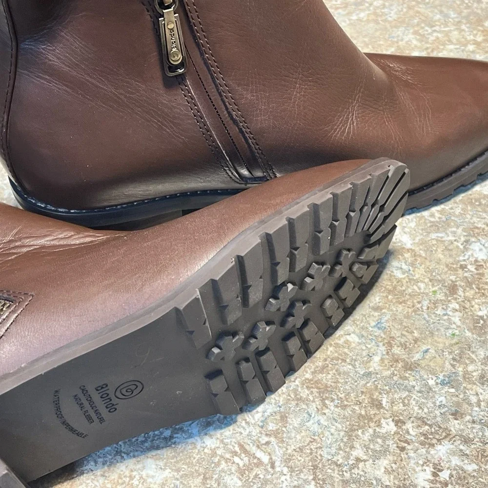 Blondo Women's Brown Samara Waterproof Classic Stacked Heel Booties Size 9.5 - Picture 6 of 10